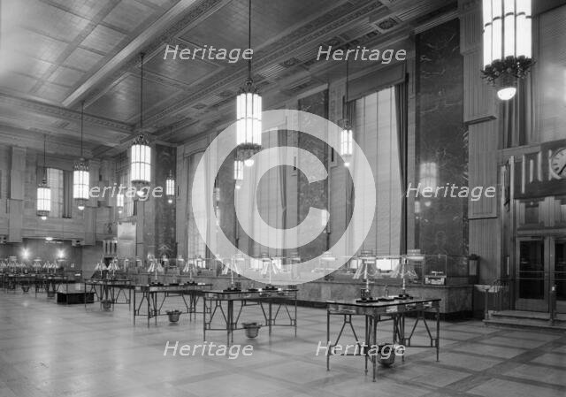 Dollar Savings Bank, Grand Concourse, New York, 1946. Creator: Gottscho-Schleisner, Inc.
