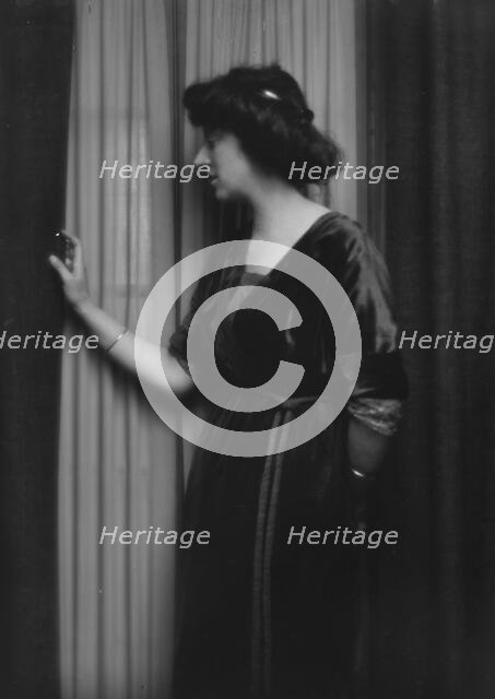 MacKaye, Hazel, Miss, portrait photograph, 1913. Creator: Arnold Genthe.