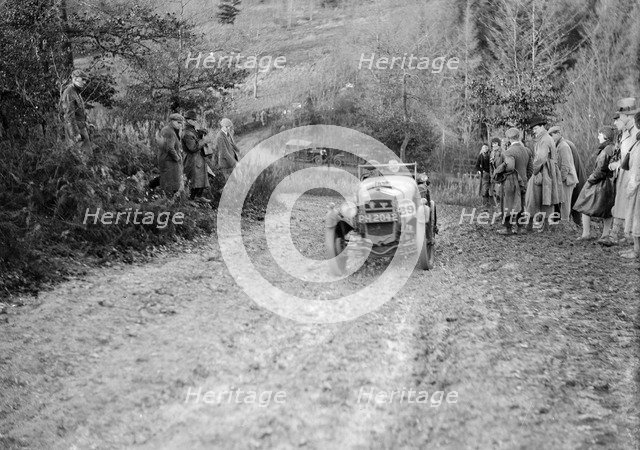 Frazer-Nash Boulogne Vitesse of RL Bellamy taking part in the Inter-Varsity Trial, 1930. Artist: Bill Brunell.