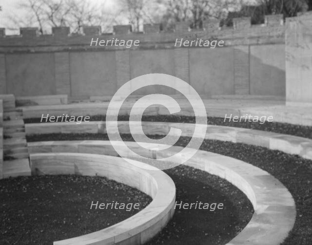 Untermeyer [i.e. Untermyer] garden, 1917 Creator: Arnold Genthe.