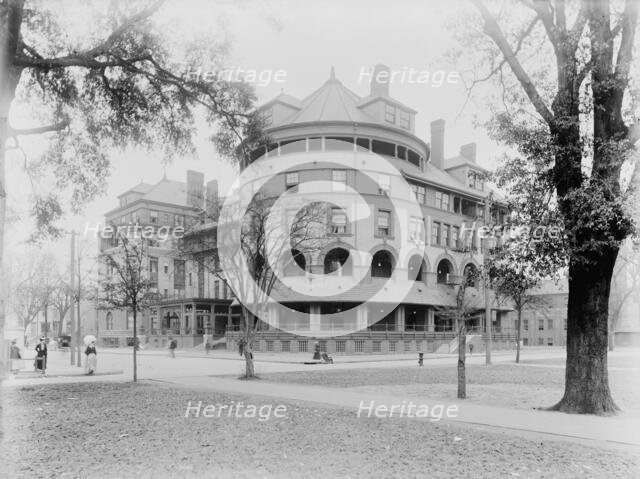 Hotel De Soto, Savannah, Ga., between 1880 and 1901. Creator: Unknown.