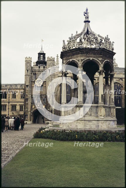 Fountain, Great Court, Trinity College, University of Cambridge, Cambridge, Cambridgeshire, 1973. Creator: Dorothy Chapman.