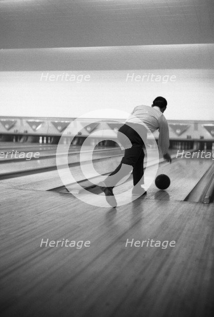 Ten pin bowling, Sheffield, South Yorkshire, 1964. Artist: Michael Walters