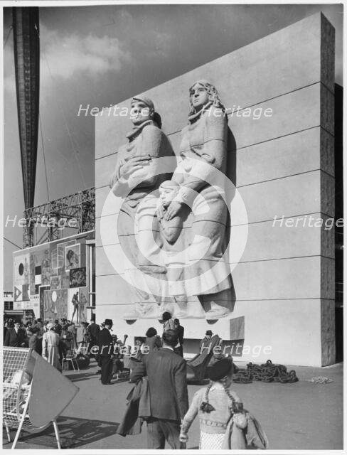 Islanders Sculpture, Festival of Britain, South Bank, Lambeth, London, 1951. Creator: Festival of Britain Office.