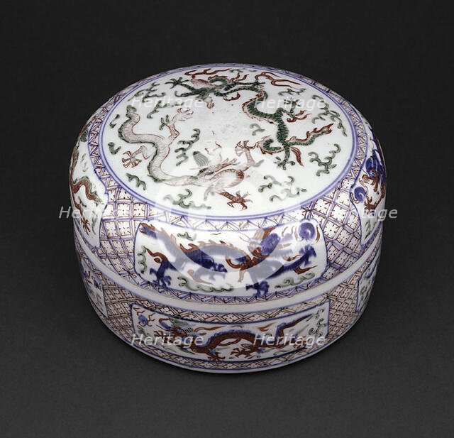 Wucai 'Dragon' Box and Cover, Ming dynasty (1368-1644), Wanli reign (1563-1620). Creator: Unknown.