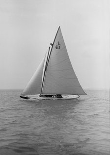 The 6 Metre sailing yacht 'Neerlandia VI' (L63), 1913. Creator: Kirk & Sons of Cowes.