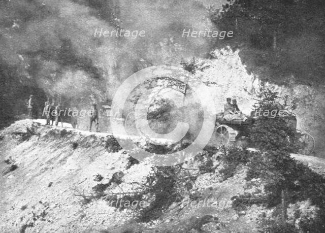 'Sur le front Italien; Dans le Haut-Isonzo, un convoi de gros canons remorques...1915 (1924). Creator: Unknown.