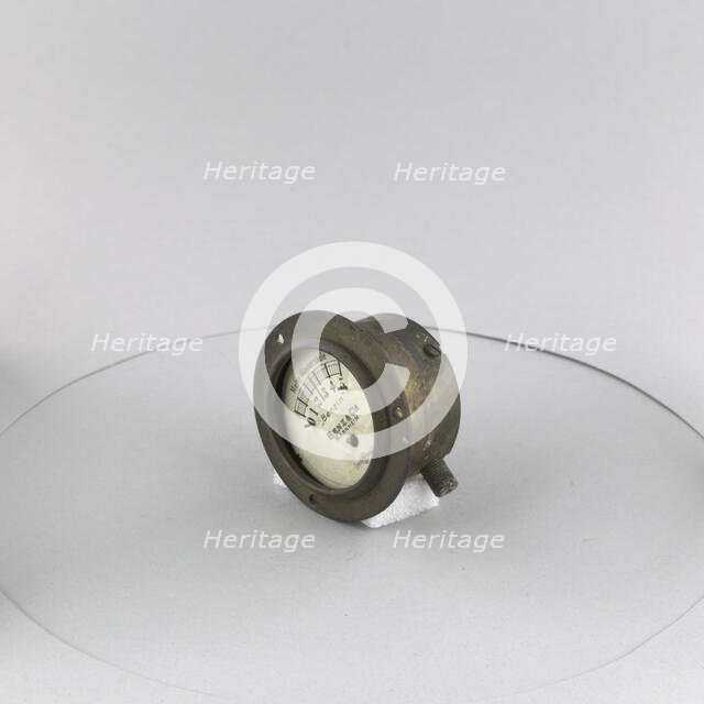 Indicator, Fuel Pressure, German. Creator: Benz & Cie Fabrik Zeichen G.m.b.H..