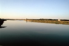 Wide River Tigris, Mosul, Iraq.