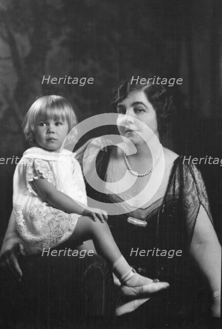 Carrington, Audrey, and daughter, portrait photograph, 1926 or 1927. Creator: Arnold Genthe.