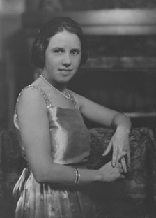 Mrs. E.R. Gleason, portrait photograph, 1917 Nov. 19. Creator: Arnold Genthe.