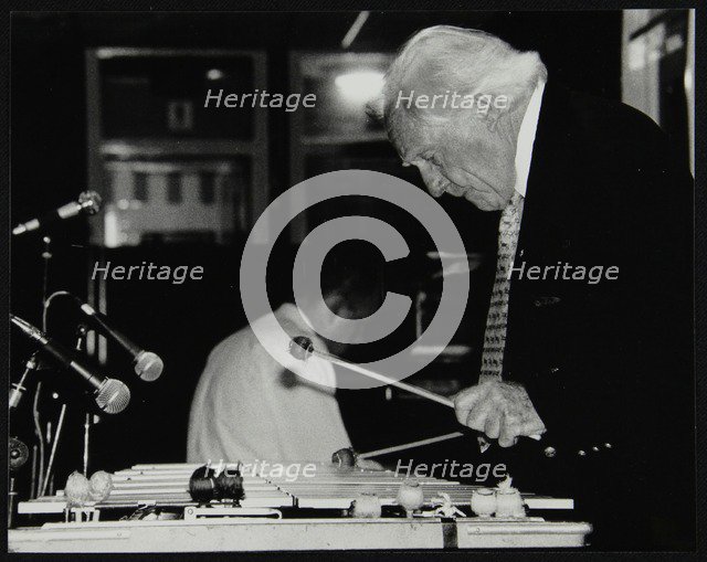 Peter Appleyard playing the vibraphone at The Fairway, Welwyn Garden City, Hertfordshire, 1999. Artist: Denis Williams