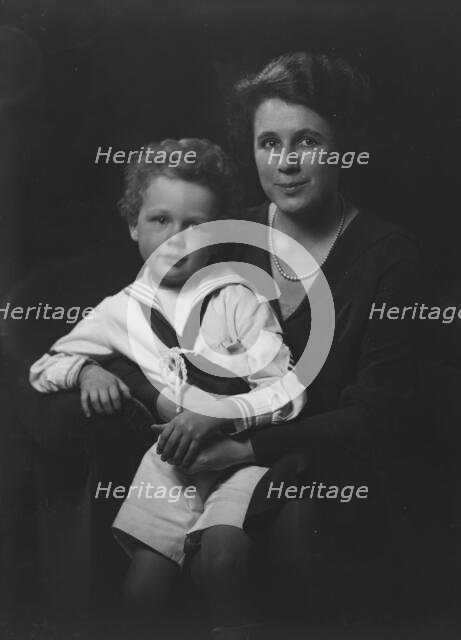 Mrs. Willard Baldwin and child, portrait photograph, 1930 May 5. Creator: Arnold Genthe.