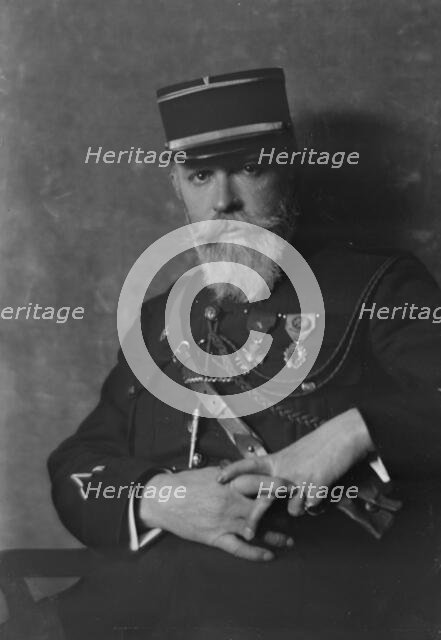 Lieutenant Farre, portrait photograph, 1918 Mar. 15. Creator: Arnold Genthe.