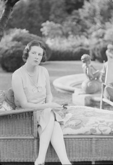Moseley, F.S., Mrs., seated outdoors, 1931 June 14. Creator: Arnold Genthe.