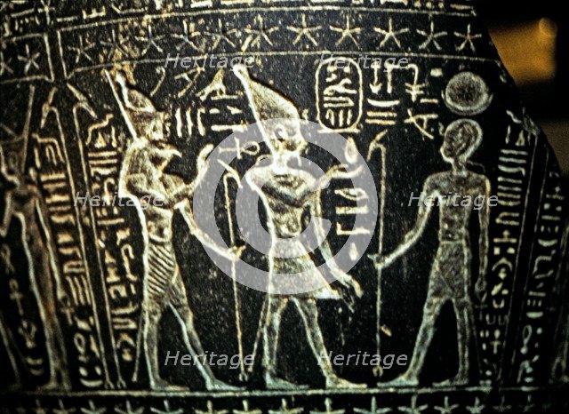 Detail of the reliefs in a glass.