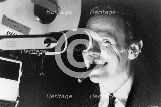 Billy Crystal (1947- ), American actor, 1992. Artist: Unknown