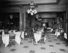 Hotel Griswold cafe, Detroit, Mich., between 1910 and 1920. Creator: Unknown.