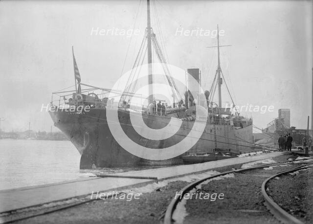U.S.S Leonidas - Arriving with Mast of U.S.S. Maine, 1911. Creator: Harris & Ewing.