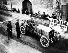 French racing driver Arthur Duray's De Dietrich, Gordon Bennett Cup, Auvergne, France, 1905. Creator: Unknown.