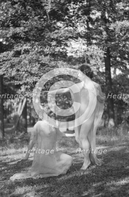 Desha and Leah dancing in Port Washington, 1921 Aug. 21. Creator: Arnold Genthe.