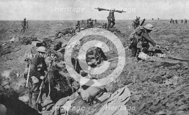 'La bataille de la Somme; Trois instantanes de l'attaque Britannique du 25 septembre..., 1916. Creator: Unknown.