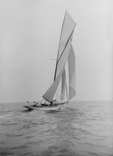 The International 10 Metre class sailing yacht 'Pampero', 1913. Creator: Kirk & Sons of Cowes.