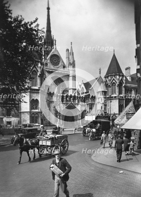 Royal Courts of Justice, City of Westminster, London. Artist: Unknown