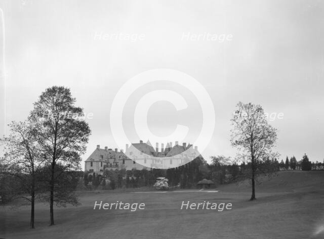 Kahn, Otto H., Mr., estate, 1928 Creator: Arnold Genthe.