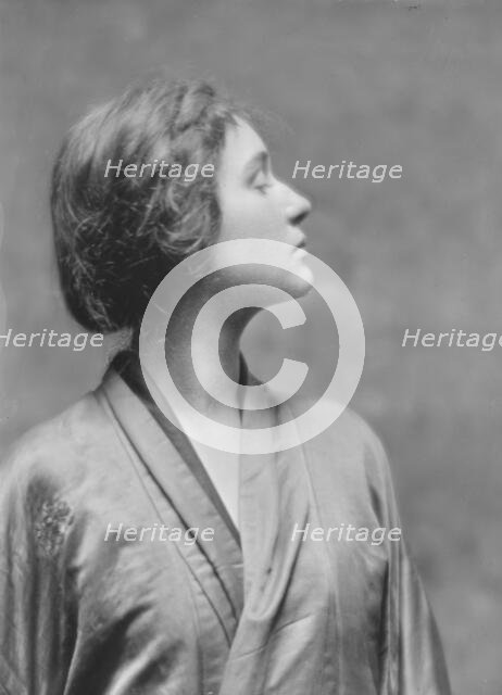 Mower, Margaret, Miss, portrait photograph, 1916 June 24. Creator: Arnold Genthe.