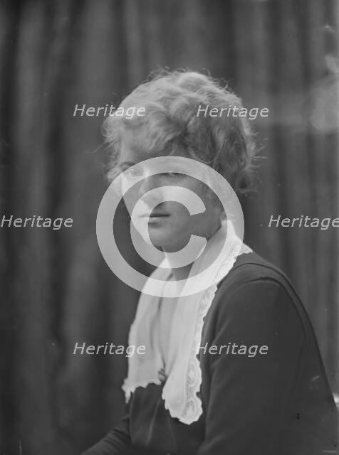 Miss Schurmeier, portrait photograph, 1918 Oct. 18. Creator: Arnold Genthe.