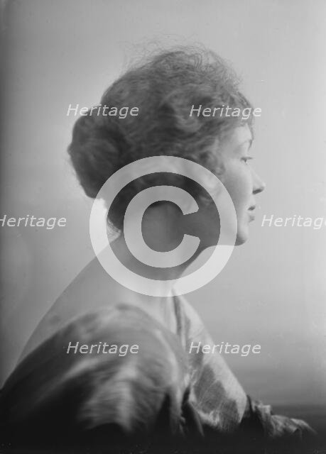 Miss G., (Mrs. J.L. Breese), portrait photograph, 1918 Dec. or 1919 Jan. Creator: Arnold Genthe.