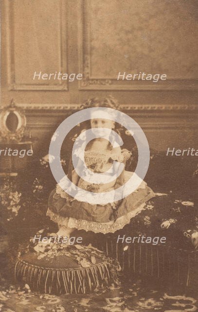 Le fauteuil, 1860s. Creator: Pierre-Louis Pierson.