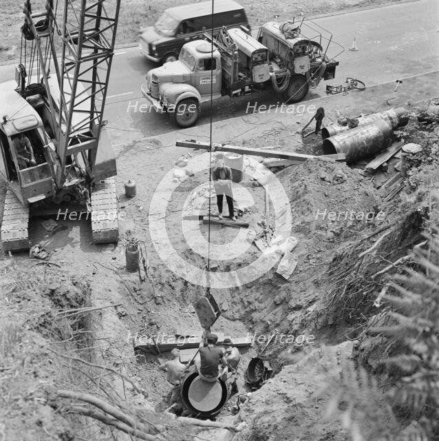 Work being carried out to install the Barlaston pipeline, Staffordshire, 10/06/1970. Creator: John Laing plc.