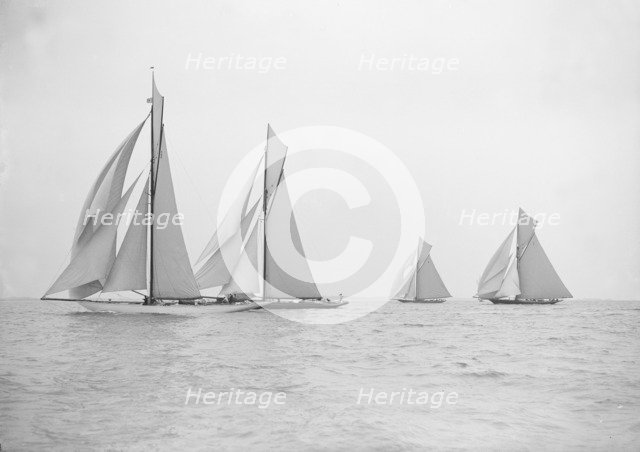 Group of Cruisers: Ma'oona, Bloodhound, Sonya, & Creole.  Creator: Kirk & Sons of Cowes.