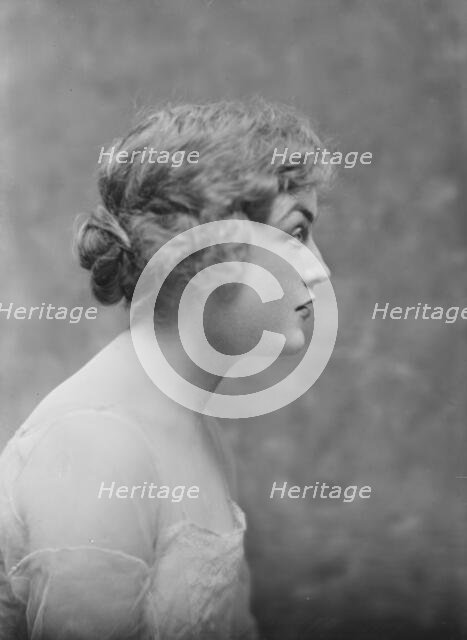 Miss M. Copley, portrait photograph, 1917 Nov. 20. Creator: Arnold Genthe.