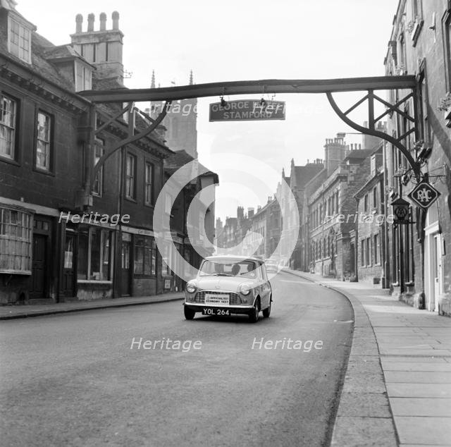 Mini on the 1959 Mobil Economy Run, George Hotel in Stamford. Creator: Unknown.