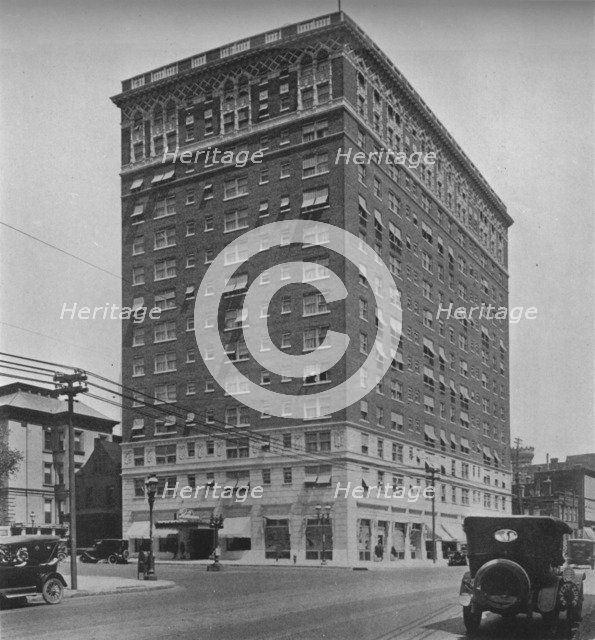 General exterior view, the Melbourne Hotel, St Louis, Missouri, 1924.  Artist: Unknown.
