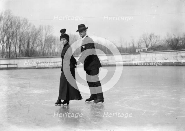 R.P. Hobson & wife, between c1910 and c1915. Creator: Bain News Service.