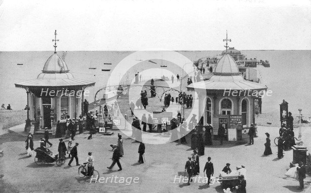 The pier, Worthing, West Sussex, c1900s-c1920s. Artist: Unknown