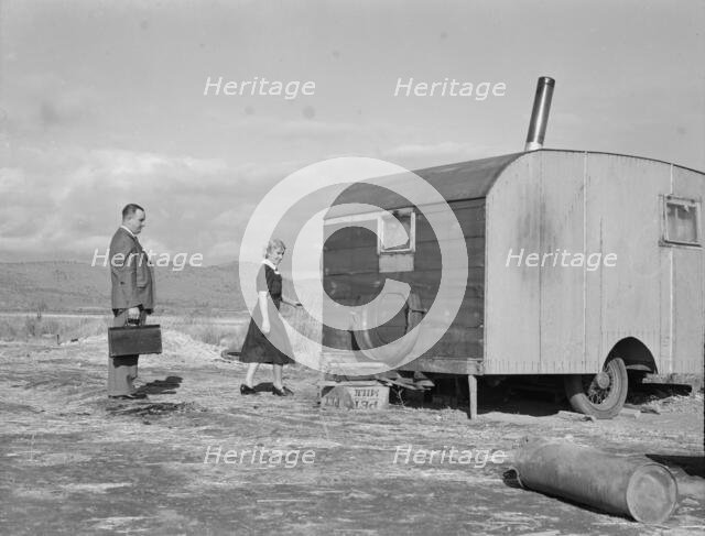 Nurse in FSA mobile camp unit conducts doctor..., Merrill, Klamath County, Oregon, 1939. Creator: Dorothea Lange.