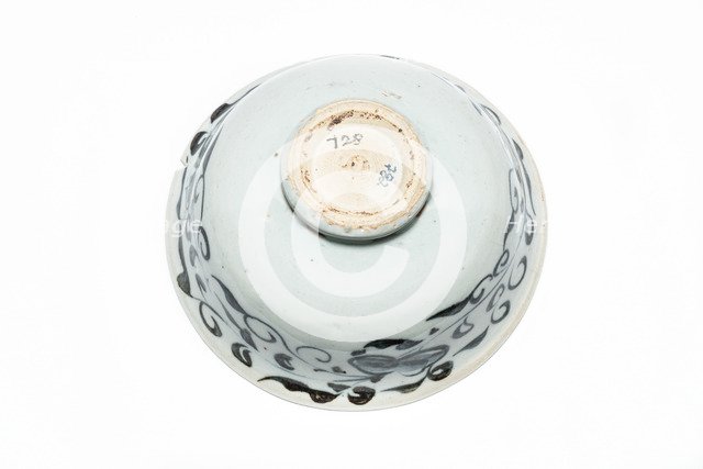 Blue and white bowl, 13th century. Artist: Unknown.