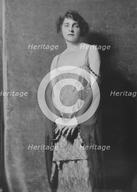 Mrs. Thomas Moore, portrait photograph, 1917 Dec. 13. Creator: Arnold Genthe.