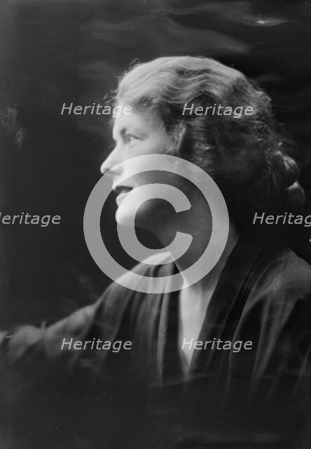 Miss Mary Balfour, portrait photograph, 1919 Aug. 16. Creator: Arnold Genthe.