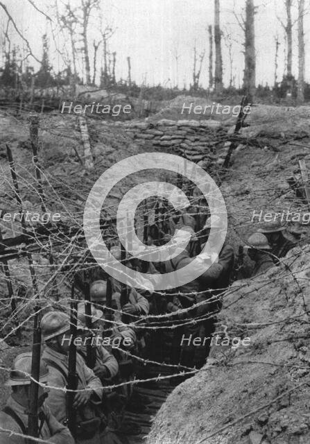 'La Bataille de la Somme; Remise de decorations dans la tranchee', 1916. Creator: Unknown.