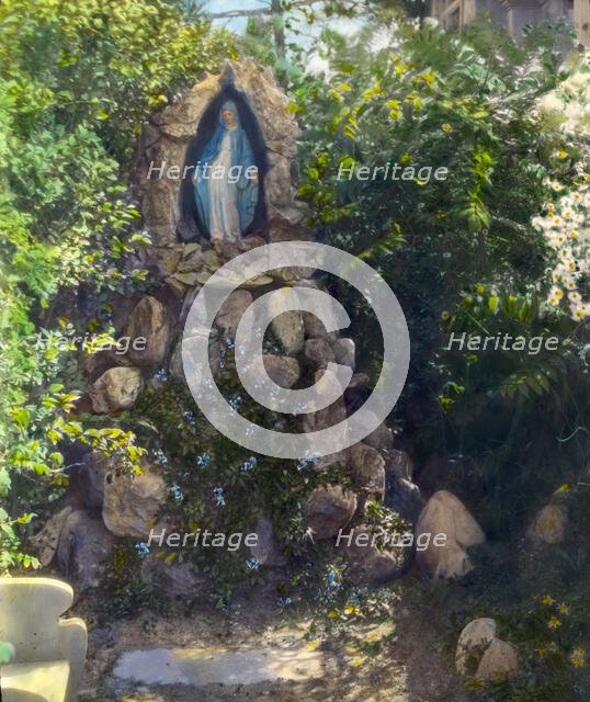 Unidentified garden, 1915. Creator: Frances Benjamin Johnston.