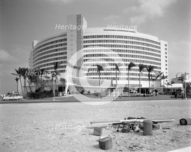 Fontainebleau Hotel, Miami Beach, Florida, 1955. Creator: Gottscho-Schleisner, Inc.