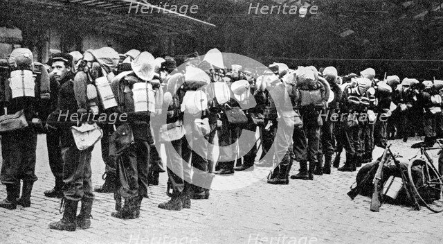 French soldiers at a railway station, Paris, First World War, 1914. Artist: Unknown