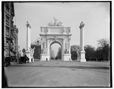 Dewey Arch, New York, N.Y., between 1899 and 1901. Creator: Unknown.