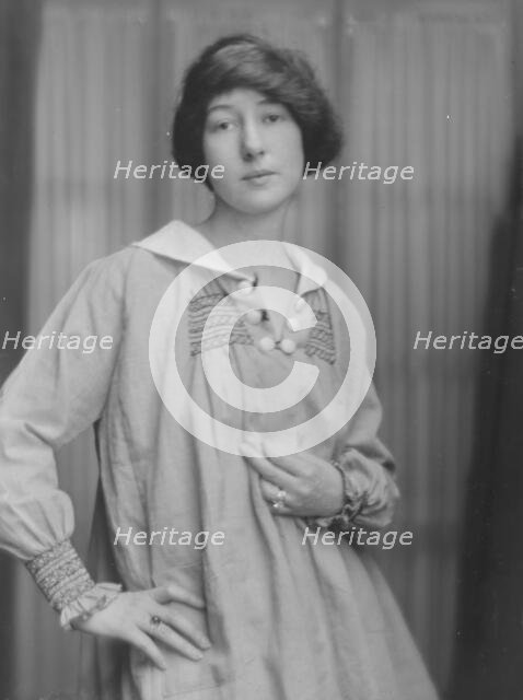 Breese, Sydney, Mrs., portrait photograph, 1916. Creator: Arnold Genthe.